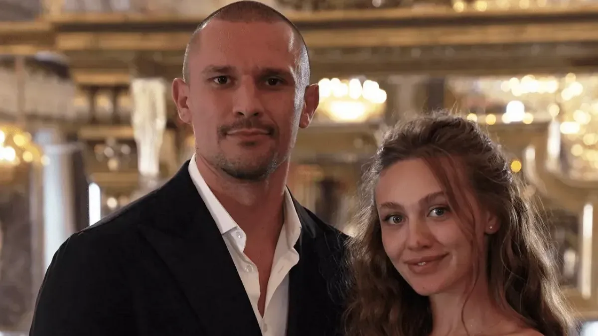 Надін Головчук показала каблучку від Цимбалюка: скільки коштує ювелірна прикраса переможниці «Холостяка»