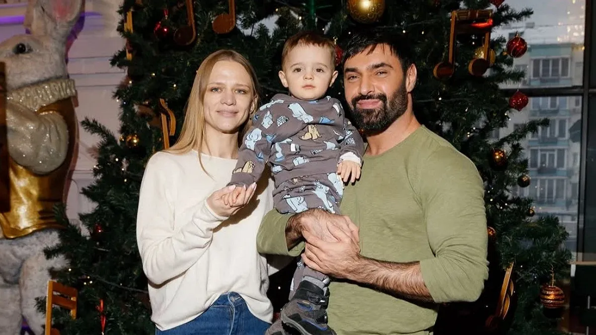 «Дивився як розбирають завал»: дружина Козловського розповіла щемливу історію про маленького сина Оскара