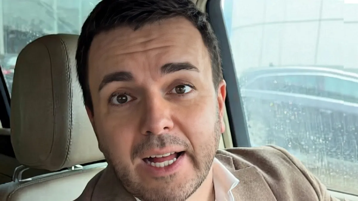 «Коли дружина натякає на четверту дитину»: Григорій Решетнік розсмішив мережу співом в авто