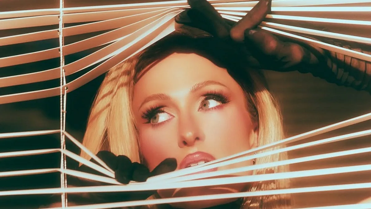 Ефектне повернення «фатальної жінки»: 45-річна Періс Хілтон приголомшила мережу звабливими кадрами в мереживі