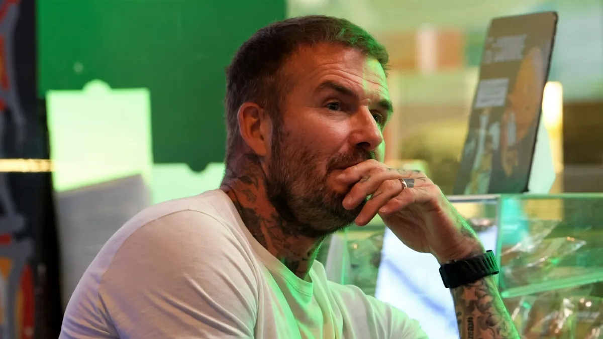 «У місті без свого сина»: самотній вечір Бекхема в Лос-Анджелесі підкреслив масштаб родинної драми