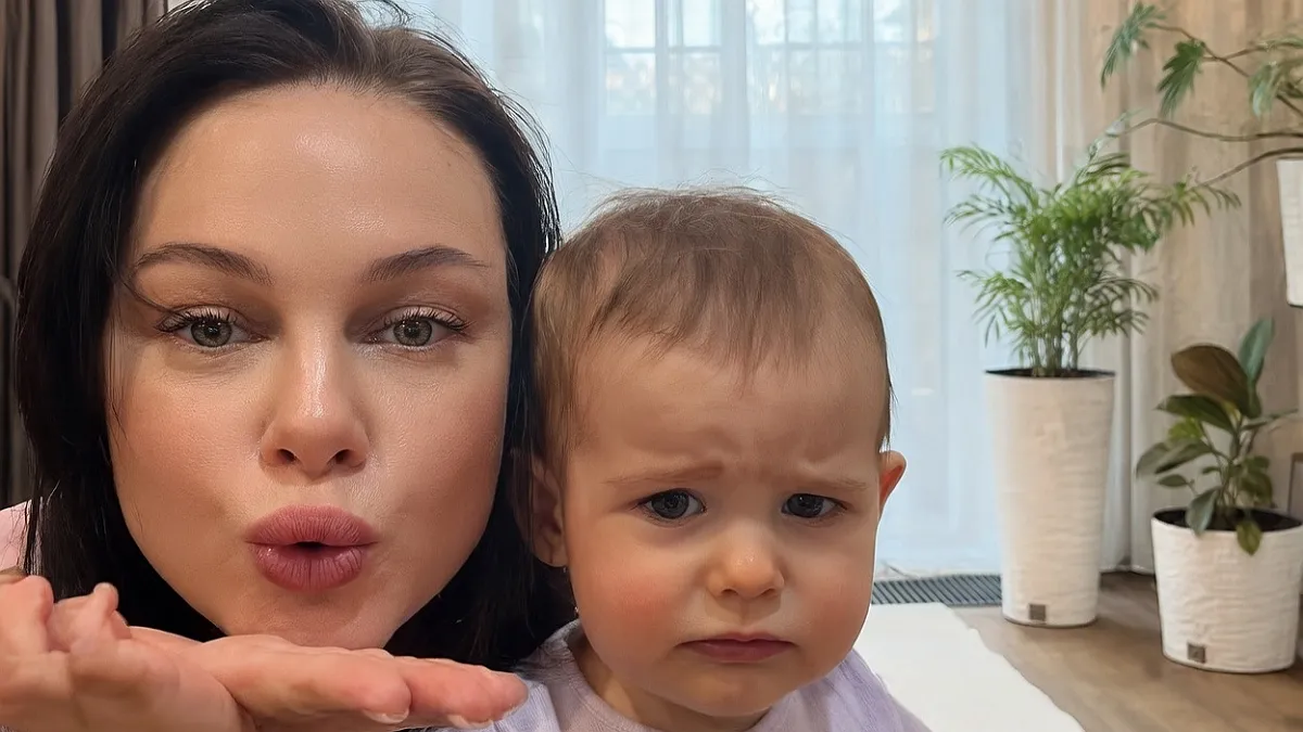 «L.O.V.E. для гарного настрою»: Юлія Сахневич із донькою склали слово у кумедному відео