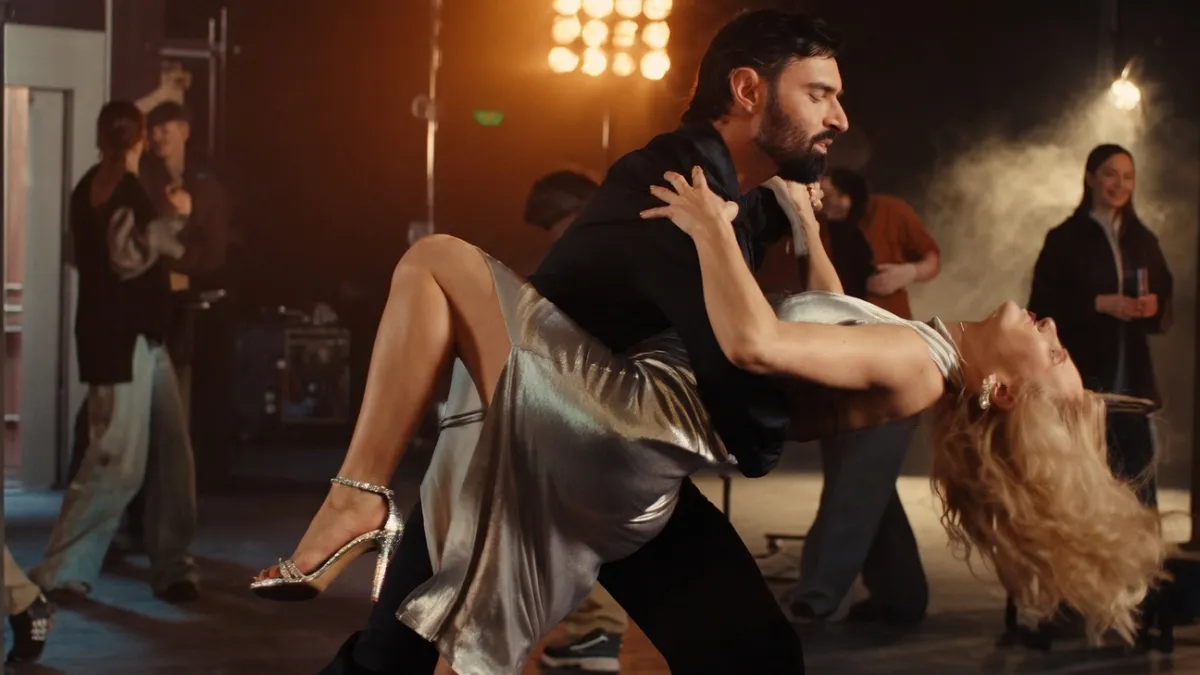 «Хто зі мною ще з тих часів»: Віталій Козловський показав себе 2004 і 2026 років – мережа вибухнула ностальгією