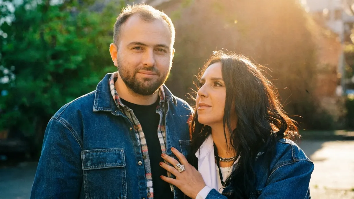 «Шлюб протилежностей»: Джамала розповіла, як чоловік-менеджер тримає баланс у сім’ї