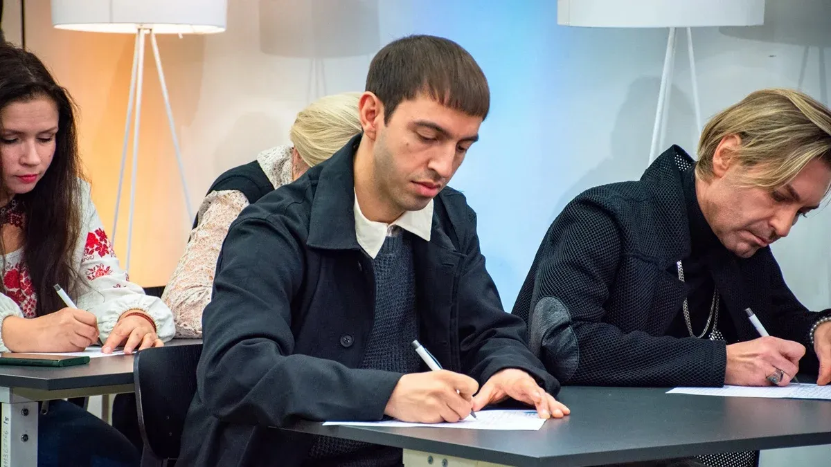 Зірку «Ліги сміху» помітили на Радіодиктанті та приписали громадянство України: що відповів гуморист
