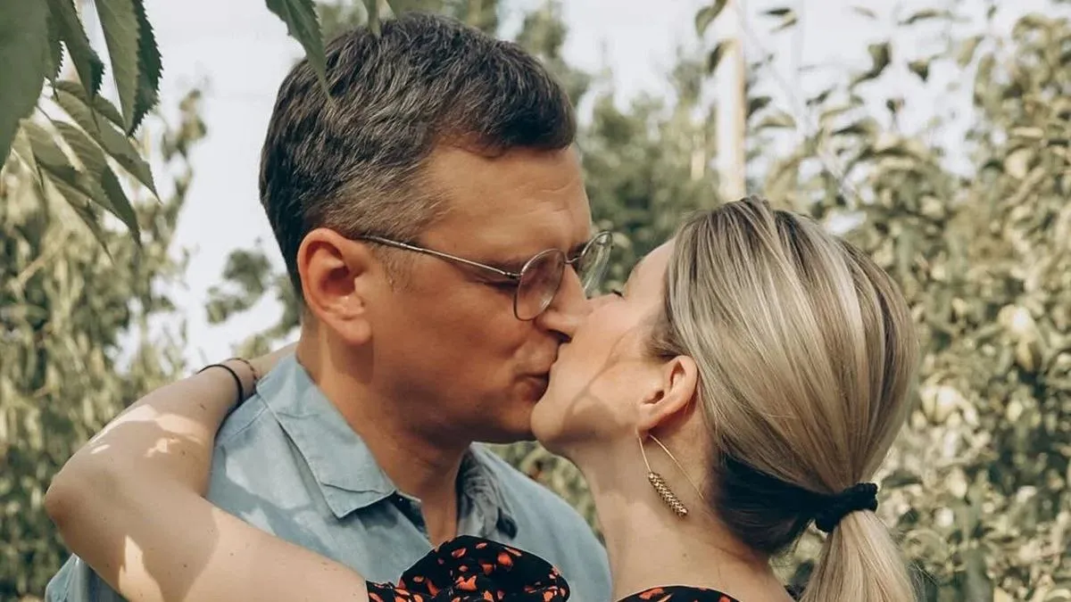 «Заробляє більше, ніж я»: кохана Кулеби зізналася, як змінилися його доходи після звільнення з МЗС