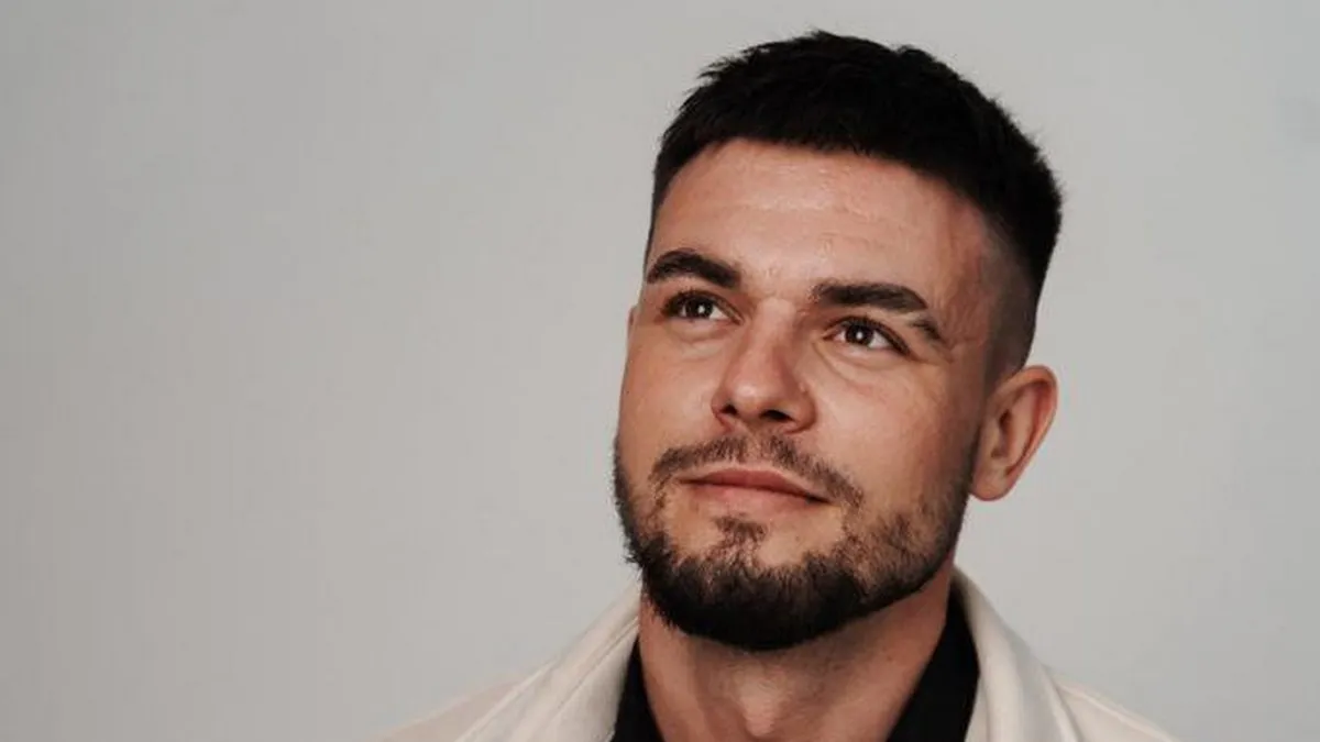 «Варіант не летіти навіть не розглядався»: відомий співак розповів, як покинув Україну 