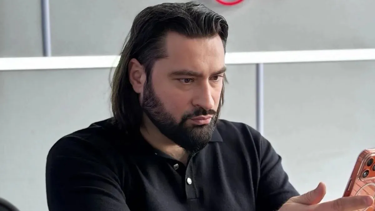 «Залишилася просто пляма»: у продюсера Євгена Фешака згорів Range Rover після ракетного обстрілу Вишневого