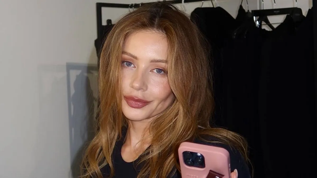 «Не описати почуттів словами»: Тіна Кароль показала стильний образ зі сміливими вирізами у новій фотосесії