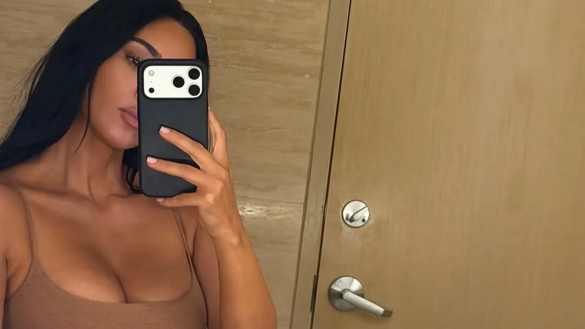 Глибоке декольте й новий успіх Норт Вест: Кім Кардаш’ян вразила серією пікантних фото