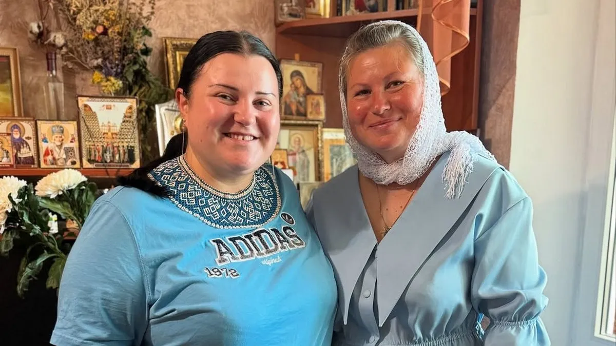 «Дякую за любов, силу, підтримку»: Alyona Alyona мило звернулась до мами у її день народження