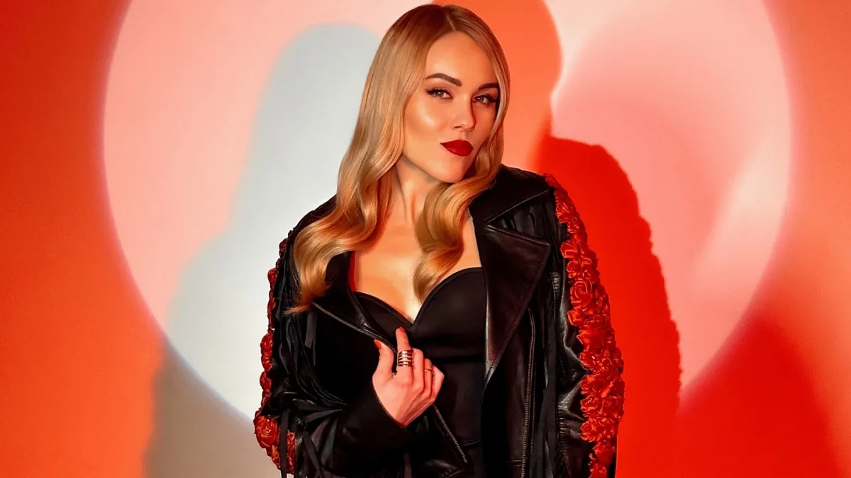 «Я хотіла від цього звільнитися»: Олена Тополя розповіла про пластику грудей через пухлини