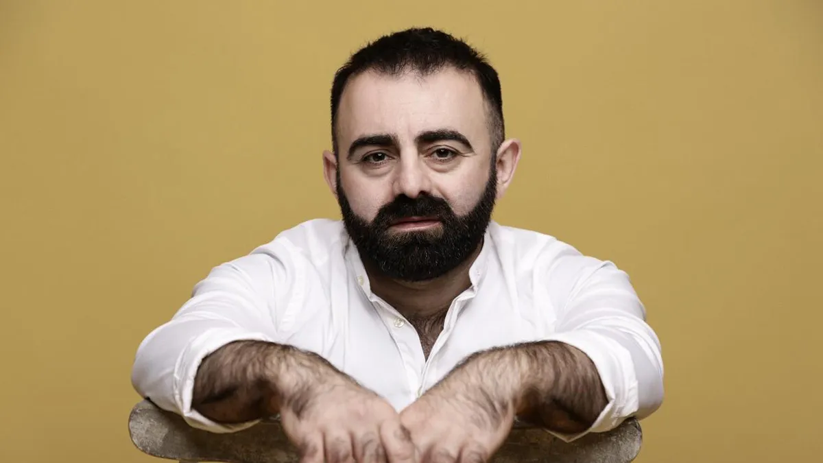 Несподіваний інцидент на гастролях: Арам Арзуманян впав у оркестрову яму та потрапив до лікарні