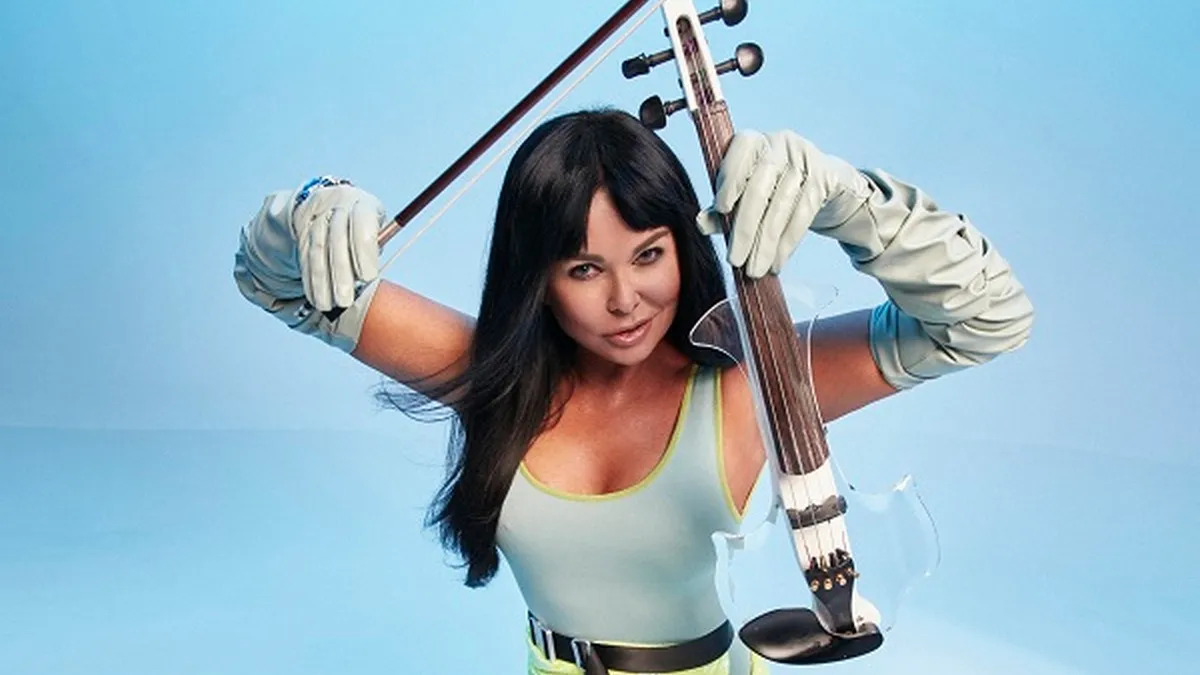 «Кожен має свій голос»: Ассія Ахат похизувалася стрункою фігурою та звернулася до підписників 