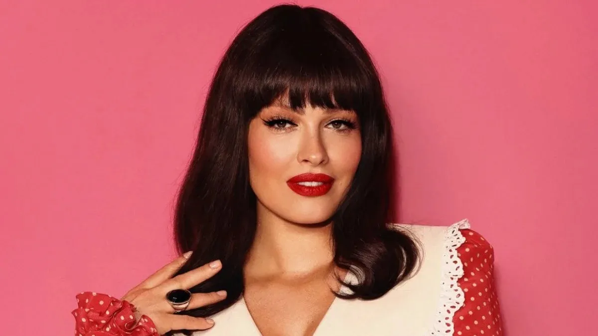 «Дістаємо подвійні листочки»: зірка Playboy здивувала заявою про бажання читати всеукраїнський радіодиктант