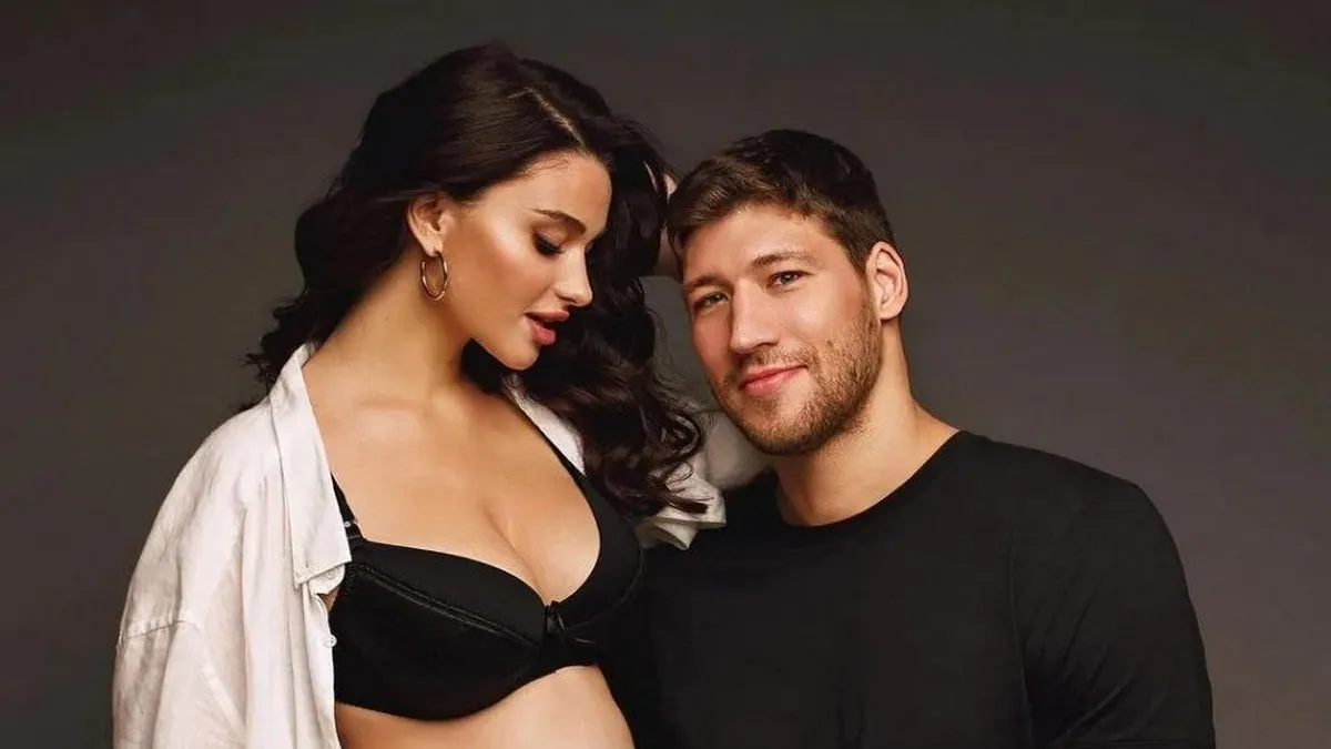 Колишня дружина нового «‎Холостяка» Кравцова показала спекотні фото з Ібіци: як зараз виглядає Еліна Руденко 