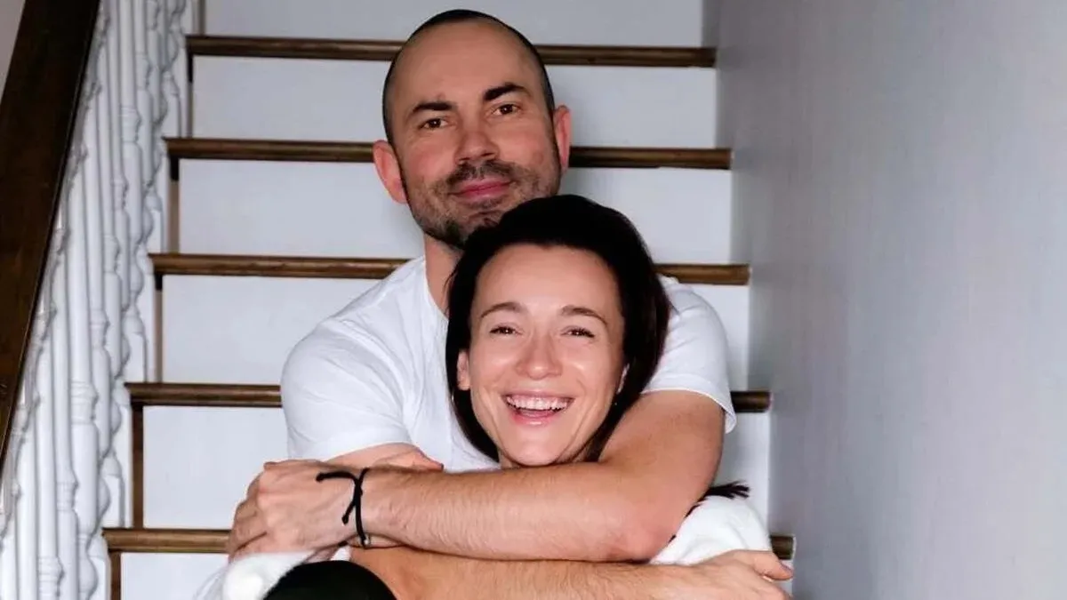 «Бувають різні ситуації»: колишня дружина Бєднякова згадала, як зізналася дітям про їхній розрив