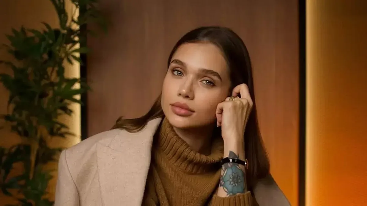 «Красивий пучок за 5 секунд»: Саша Бо дала дієвий лайфхак дівчатам щодо зачіски – відео