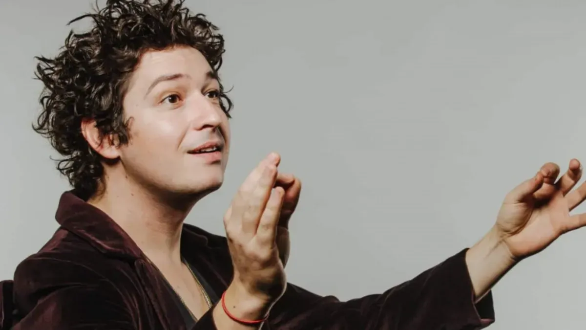 «Здається, такі пісні писали наприкінці 90-х»: Pianoбой презентував композицію «Пліч-о-пліч»