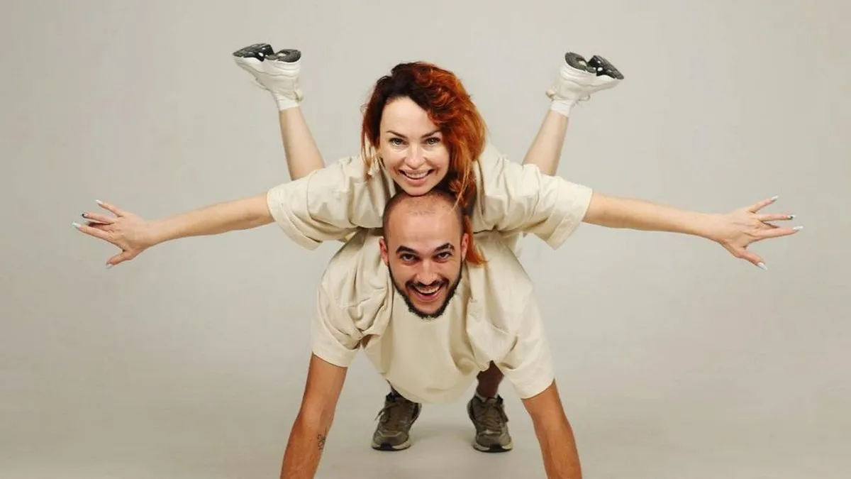 Зірка «Дизель шоу» показала, що робить з коханим, коли чекає гостей на каву: кумедне відео з акторкою