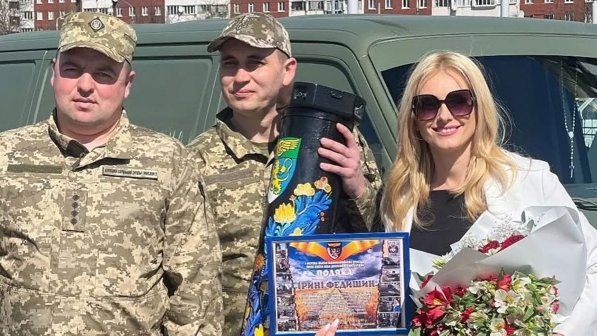 «Тепер автографи залишаю на автівках»: Федишин продовжила допомагати ЗСУ і показала нову зустріч з захисниками