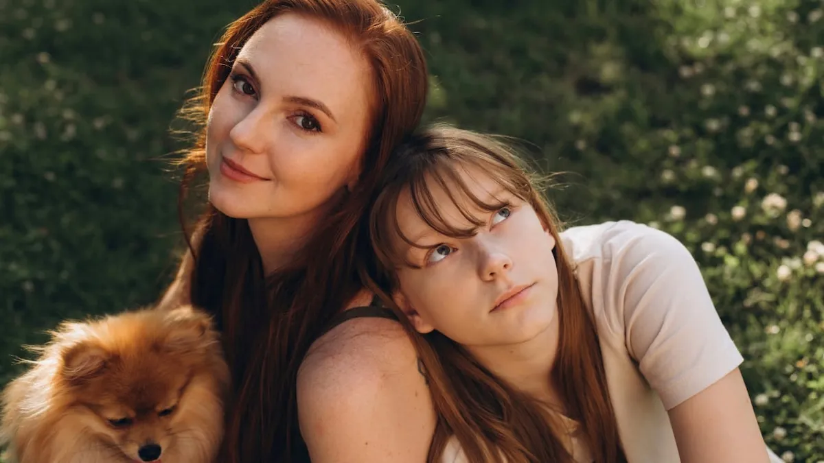 «‎Вона – підліток»: українська акторка відповіла хейтерам, які критикують її дочку за спілкування російською