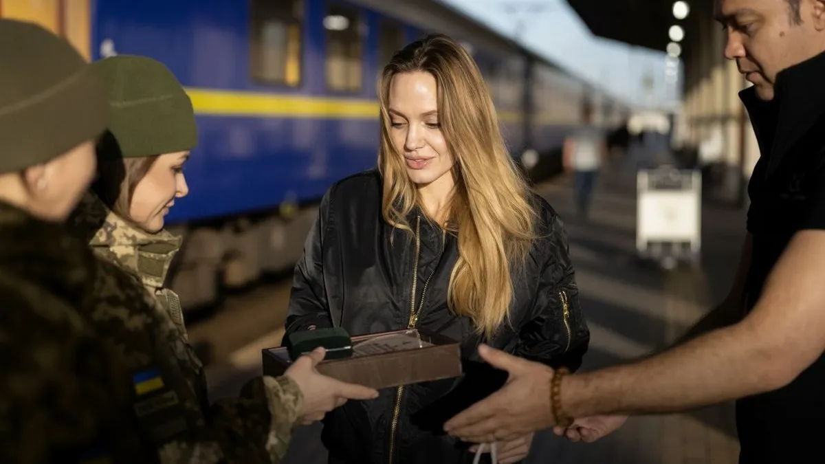 Про що українська прикордонниця говорила з Анджеліною Джолі: стали відомі подробиці – зворушлива історія