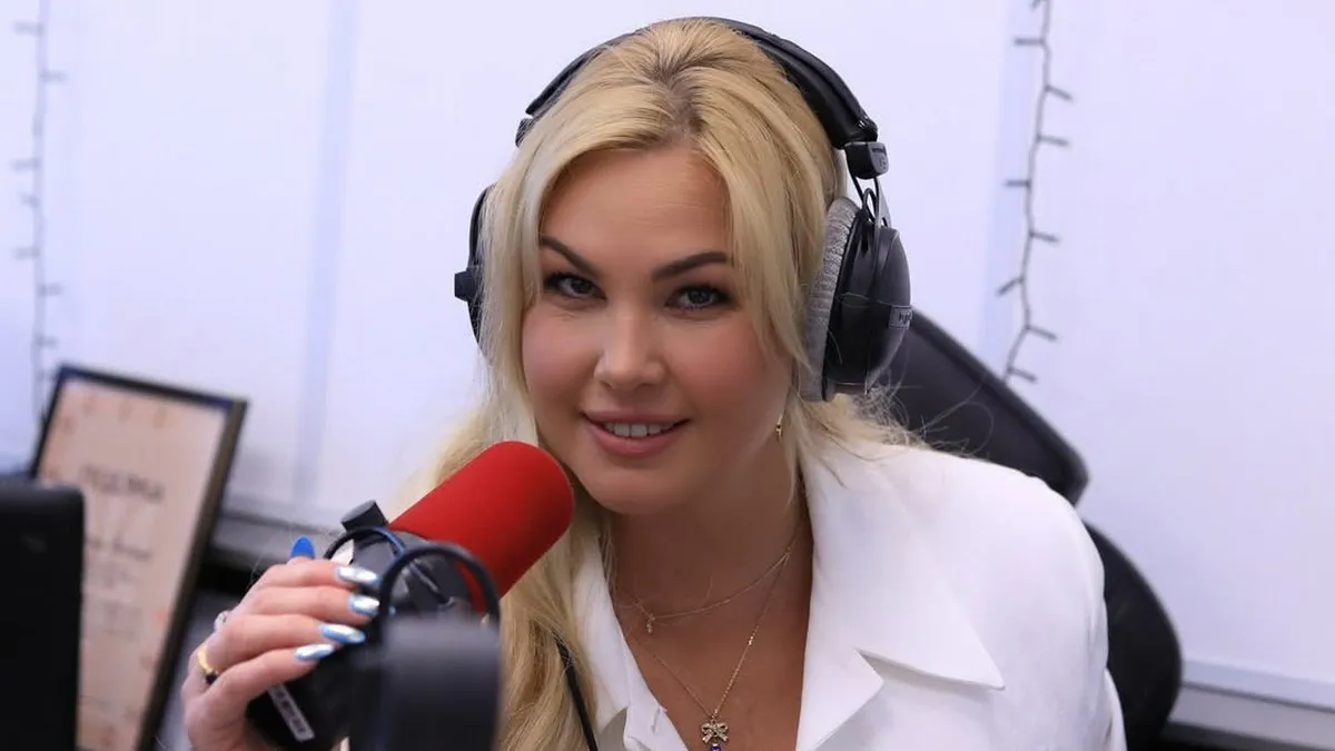 Відразу вирушила на фронт: співачка Камалія розповіла про весілля сестри