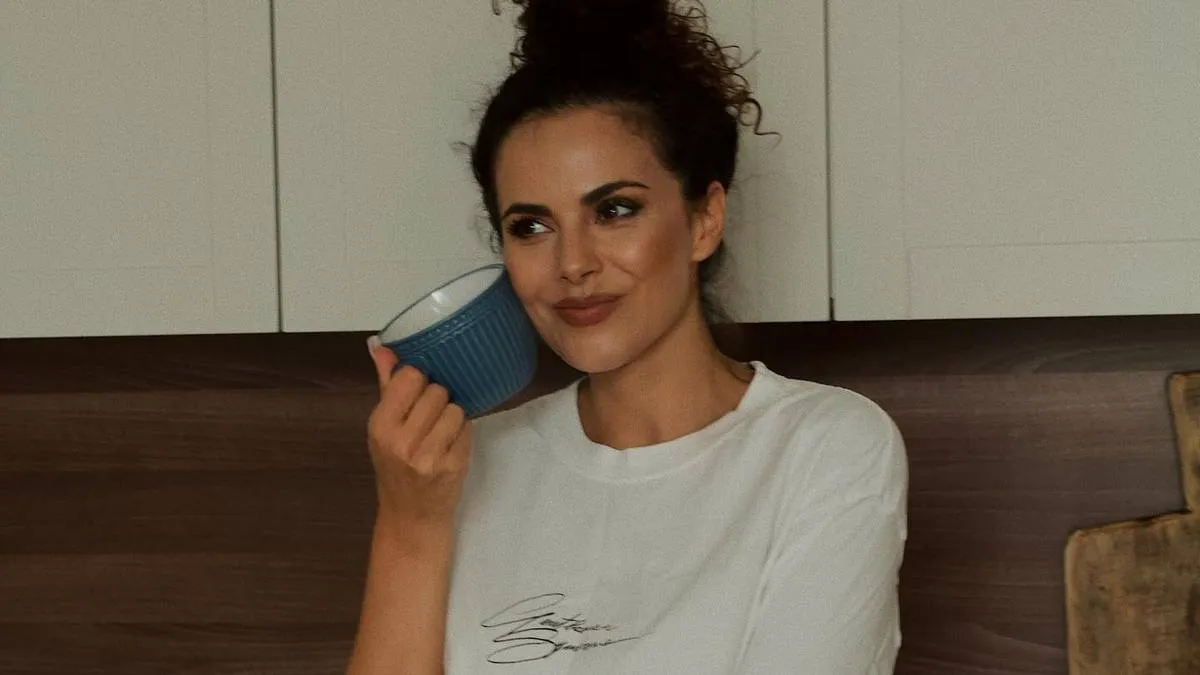 «Вдома краще»: Настя Каменських потішила шанувальників затишним фото зі своєї кухні