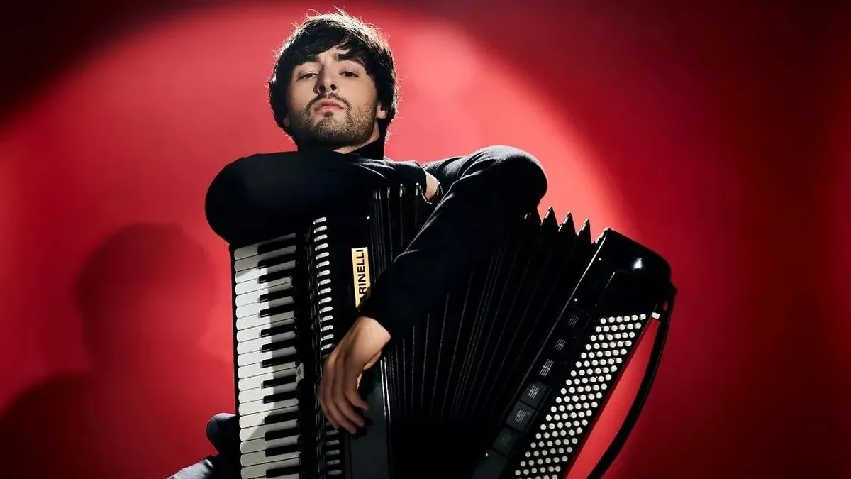 Співак KHAYAT випустив акустичну версію пісні «Герци»: нове звучання