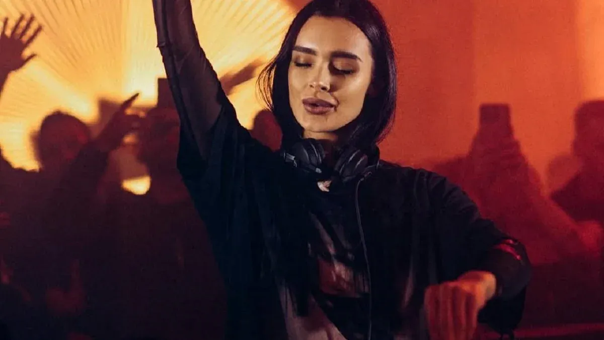 Українська діджейка KOROLOVA потрапила у престижний рейтинг Top 100 DJ Mag: яке місце вона посіла