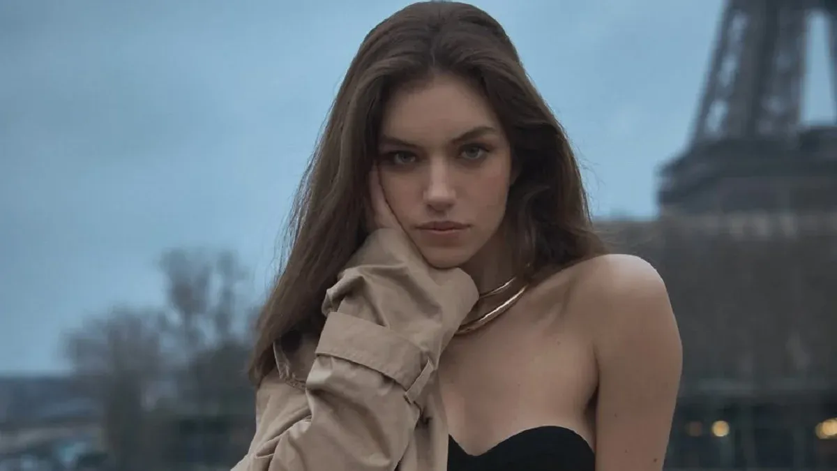 Стильна жіночність: Олександра Кучеренко показала весняні образи з Парижу, які легко повторити 