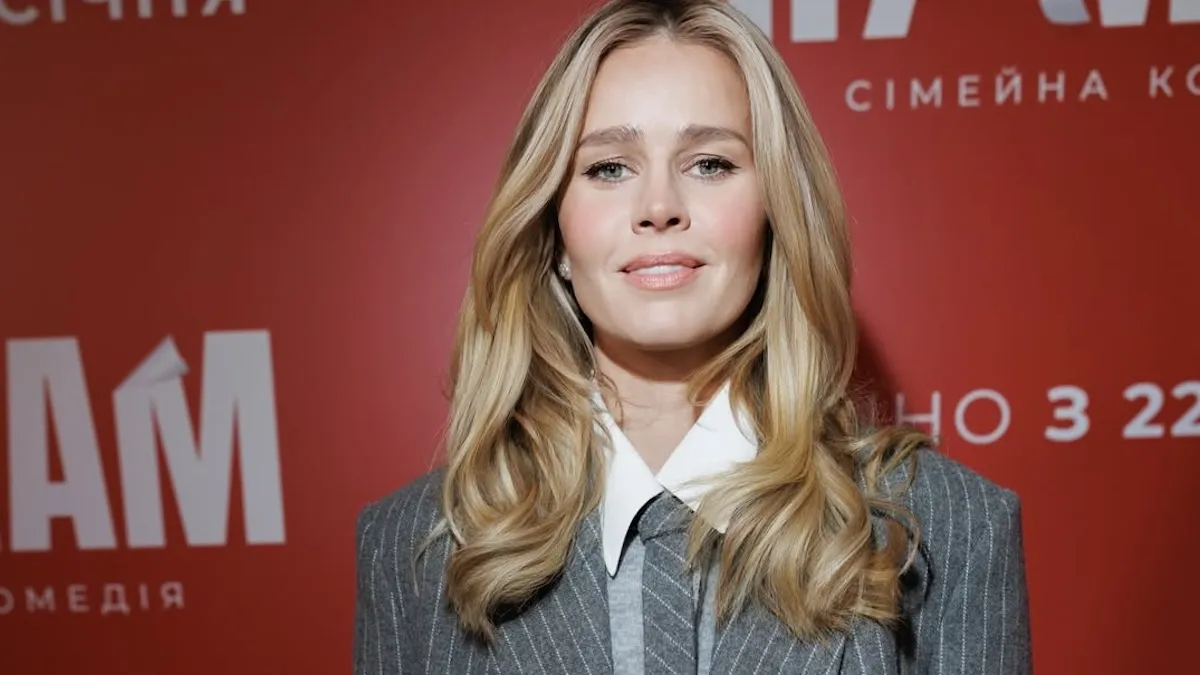 «Це була моя перша фан-зустріч»: Катерина Кузнєцова зібрала 140 тисяч грн на потреби ЗСУ, роздаючи автографи