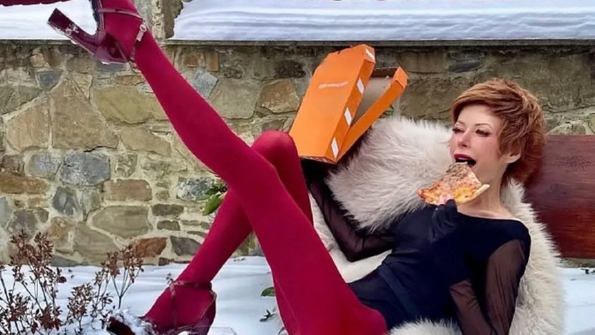 «Санта Клаус явно недочув!»: Олена-Христина Лебідь здивувала незвичним образом у білизні