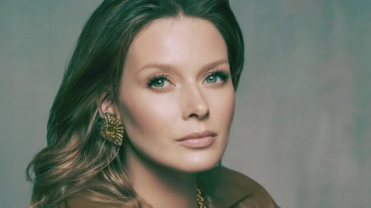 «З характерним характером»: Любава Грешнова в леопарді та гіпюрі вразила новою фотосесією