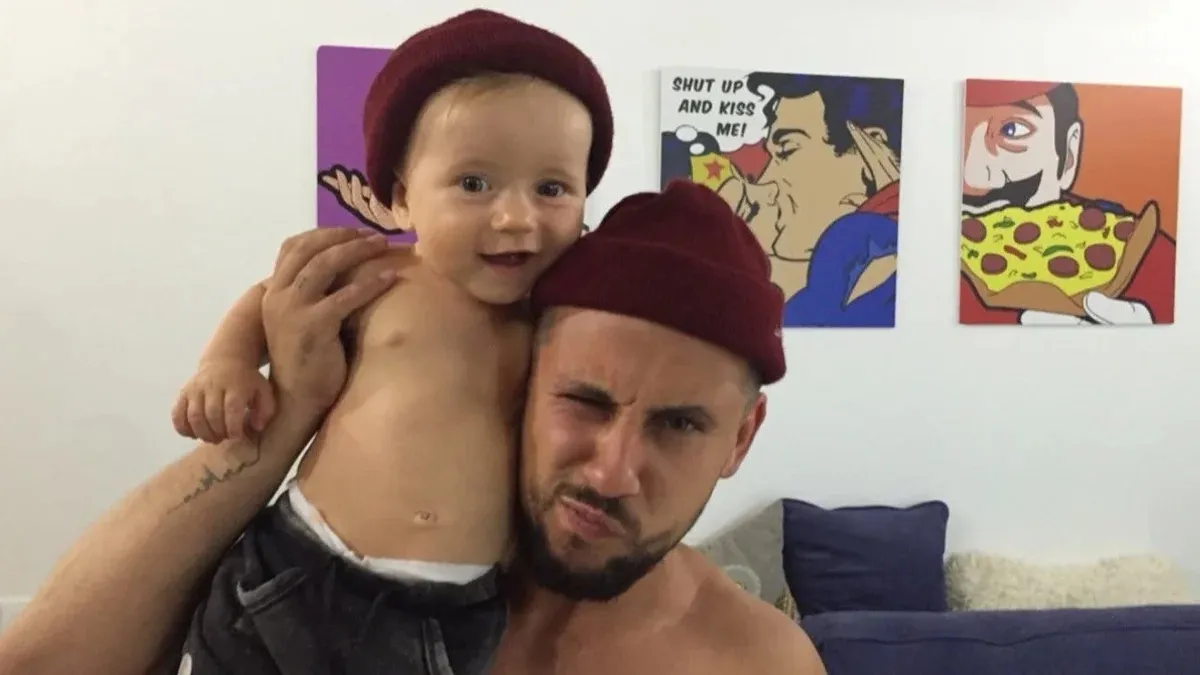 «Радіємо сонцю та новим зубкам»: дружина Монатіка замилувала мережу новими фото однорічного сина