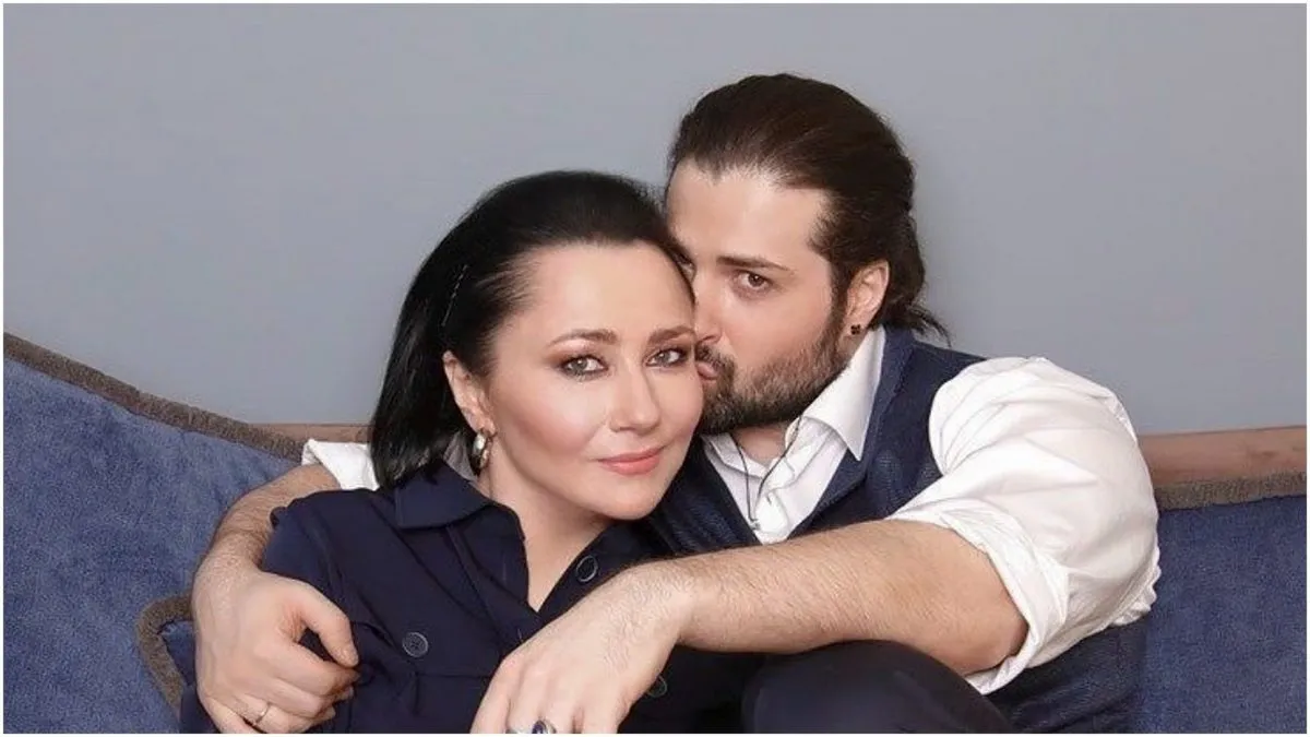 «Це про любов і неординарність»: Олена Мозгова показала святковий подарунок від коханого