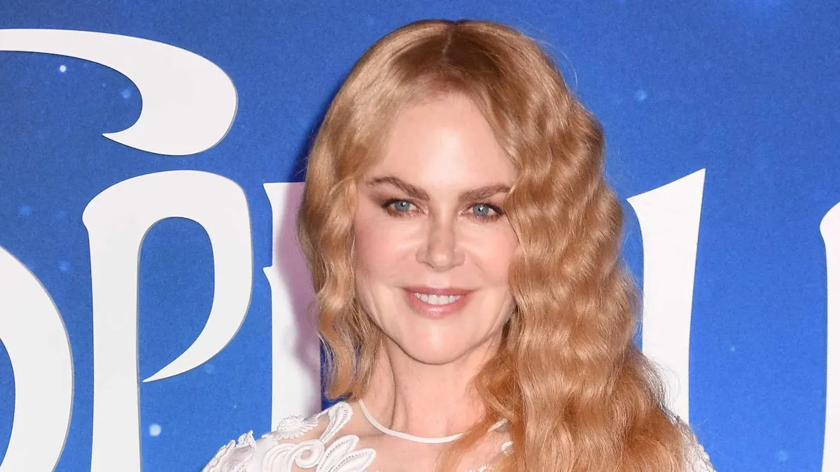 Перший День Валентина без Урбана: Ніколь Кідман позує в ліжку після розлучення