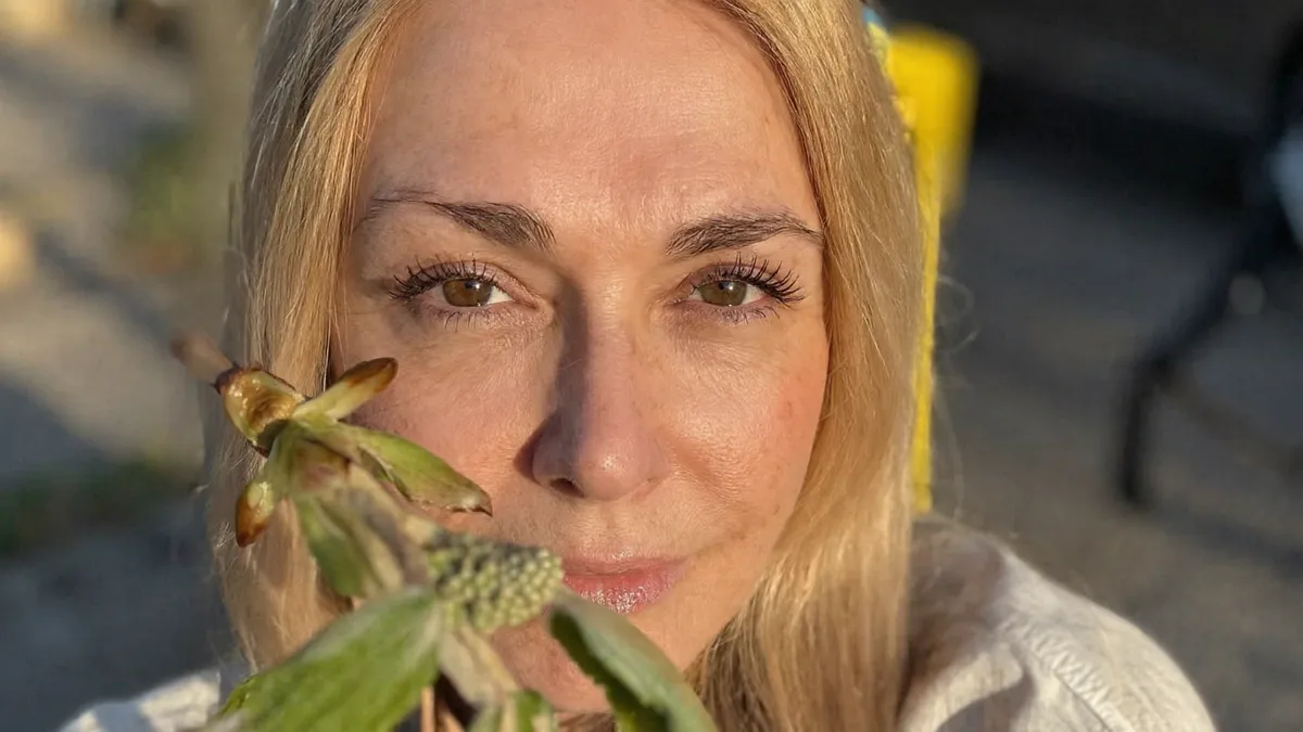 «Моя любов. Вже скоро розквітнуть»: Ольга Сумська показала природні селфі без макіяжу