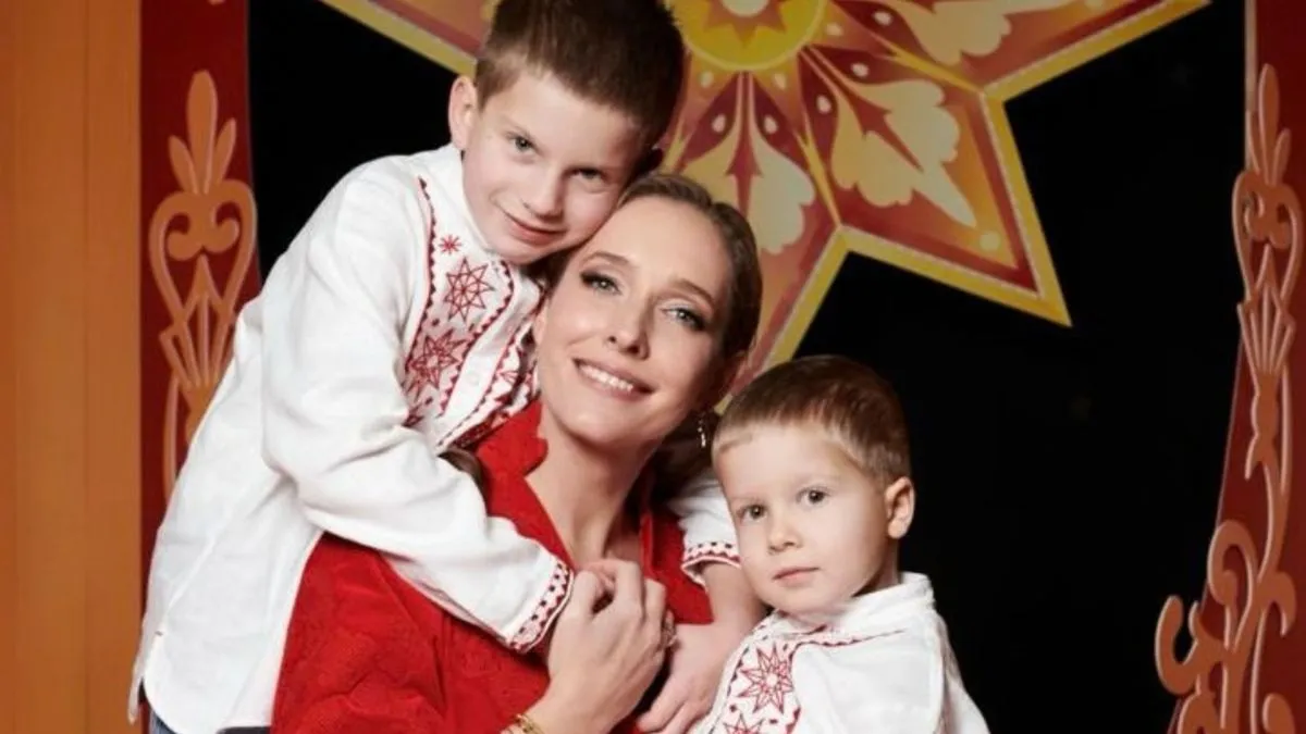 Катя Осадча чесно зізналася, чи планує вона переїжджати з Києва в безпечне місце — ведуча переживає за дітей