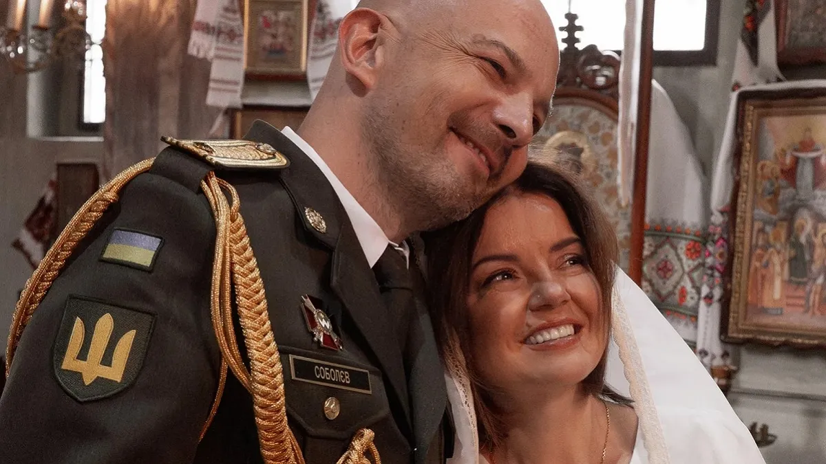 Після 16 років шлюбу: Марічка Падалко пішла під вінець у сукні від ALONA CINI