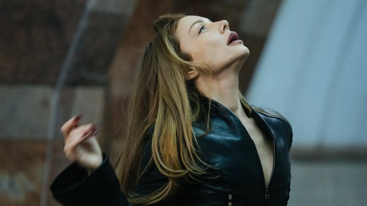 Тіна Кароль влаштувала ефектну фотосесію в метро Харкова: шанувальники залишилися у захваті