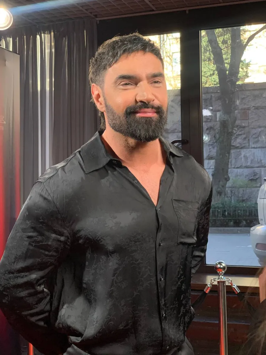 Віталій Козловський на зйомках проєкту «Мій Music Hall», 4 квітня 2026 року. Фото: BLIK.ua