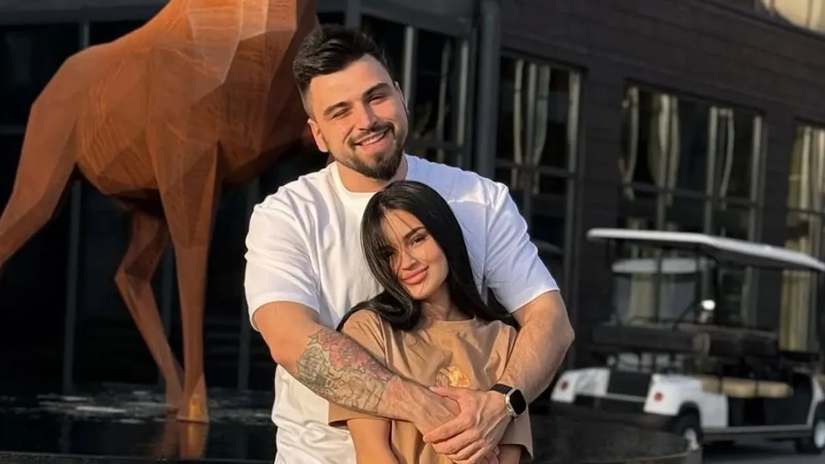 Блогер Пустовіт розкрив стать третьої дитини: блогер влаштував яскраве гендер-паті