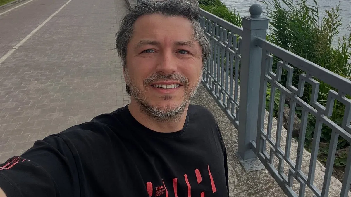 «Зголошуйтесь ставати виховниками!»: Притула показав фото двох своїх доньок і звернувся до українців