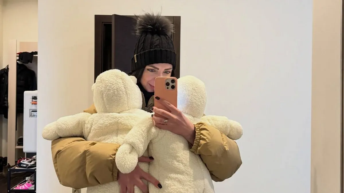 Хрещена донька Софії Ротару показала синів-близнюків від українського хокеїста: малятам зараз три місяці 