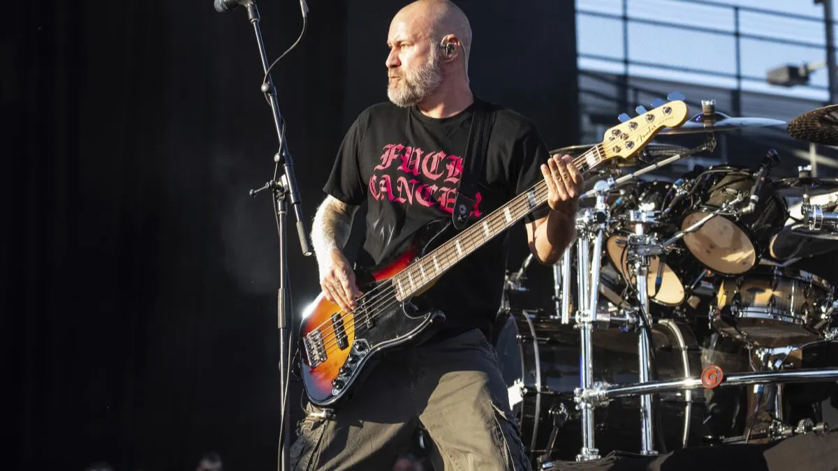 Лежав у калюжі крові: з'явилися нові деталі смерті басиста Limp Bizkit Семюеля Ріверса