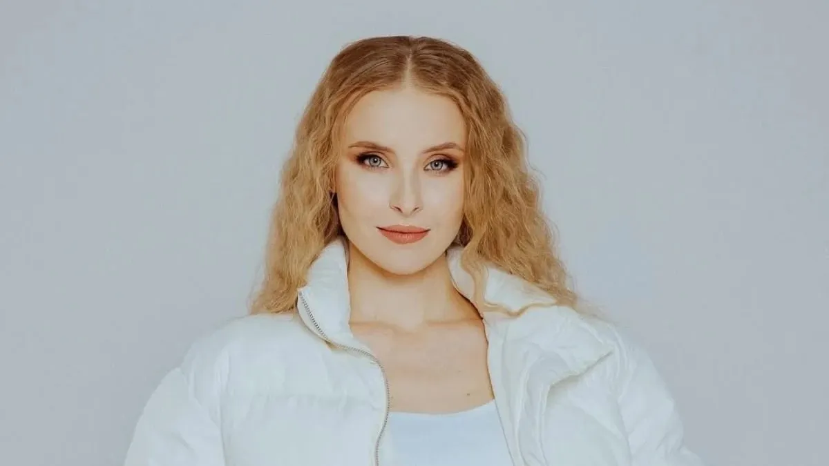 Акторка Анна Сагайдачна запалила на пілоні: відео відвертого танцю зірки «‎Кріпосної»