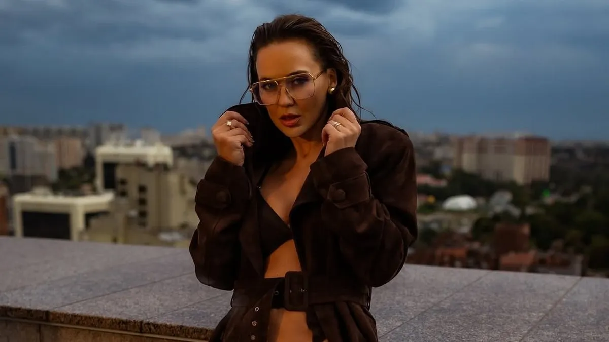 Анна Саліванчук здивувала трьома фактами про свою героїню з фільму «Бачу тебе»: «‎Обожнює красиву білизну»