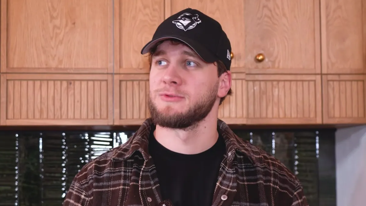 «Уже хочеться облаштовувати своє помешкання»: холостяцький побут і колекція вінілу – як живе Тарас Яремій